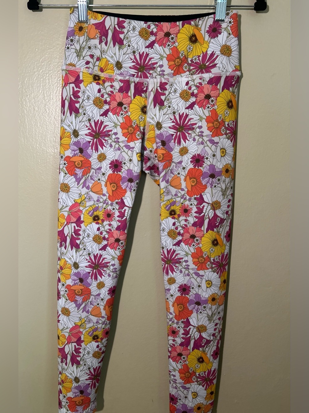 NOLI Yoga Activewear Floral Boho Hippie Leggings — Sz S NWOT